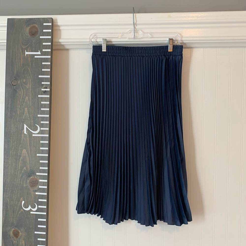 H&M pleated skirt.